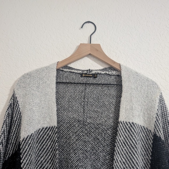 Stradivarius Checkered Cardigan Sweater / M - Picture 2 of 5
